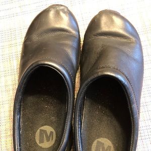 Merrill Black Clogs Womans